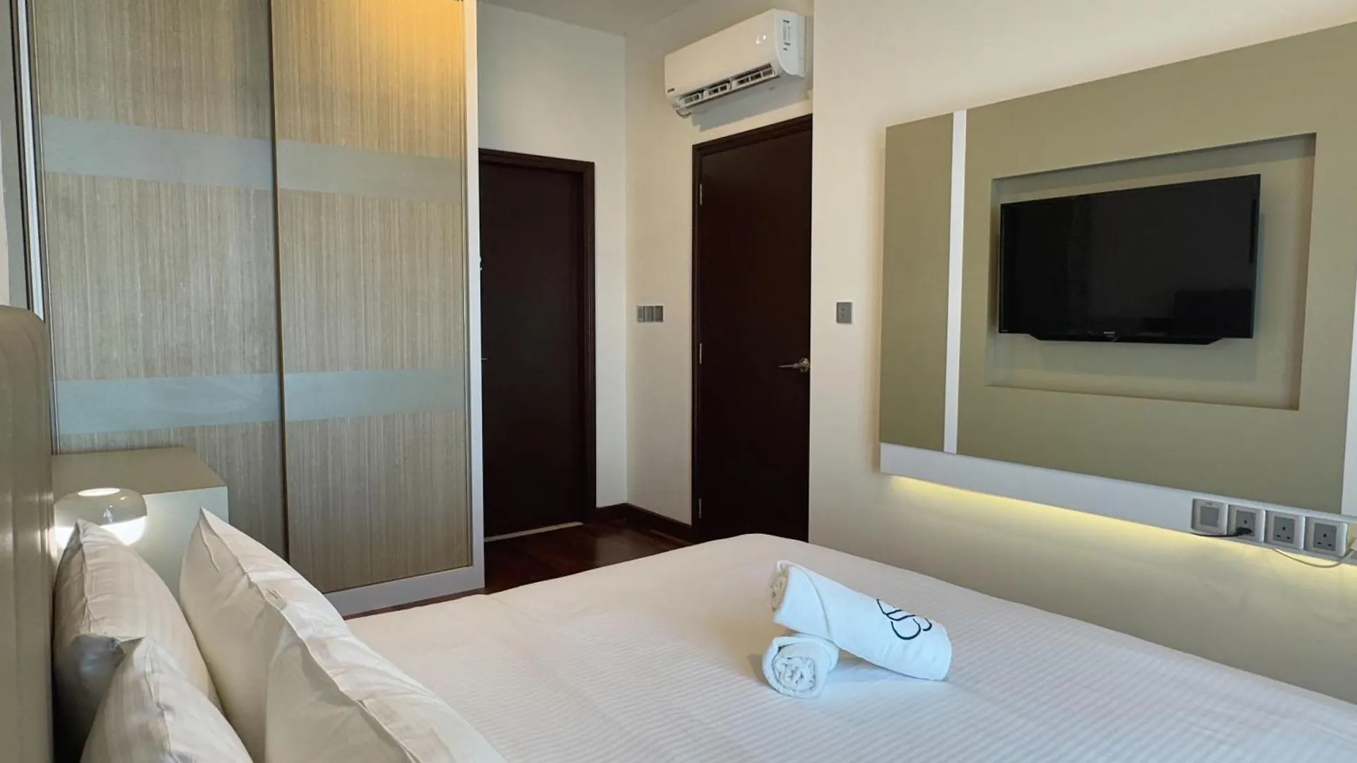 Paragon Suites Ciq By Stayrene Johor Bahru Apartment